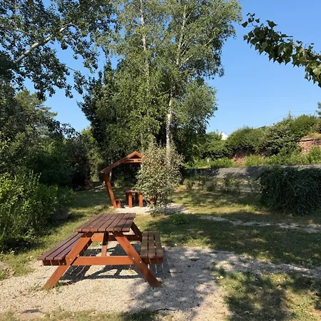 Red Stone Palkoeve 200m A Balaton Parttol Kilatassal Lejlighed